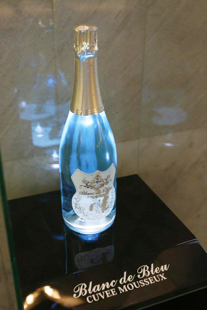 Blanc de Bleu California lgbt wedding single wine bottle display