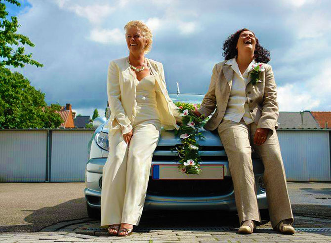 Ceremonies by Cindy - Brides Sitting on Car
