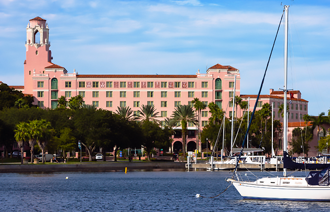 The Vinoy Renaissance St. Petersburg Resort & Golf Club exterior