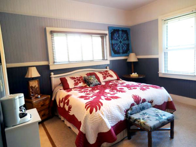 Aloha Junction B & B - Heritage room