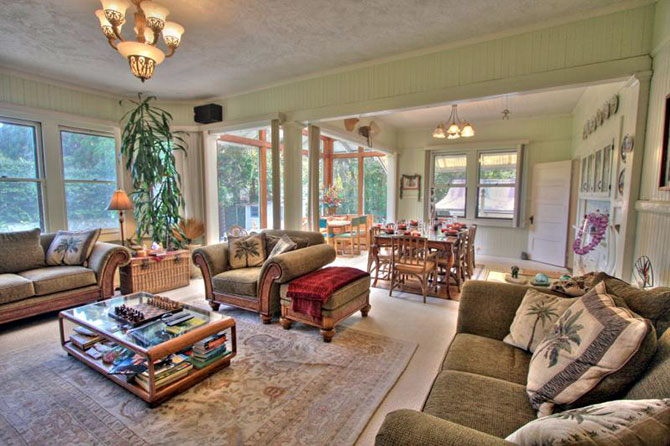 Aloha Junction B B Living And Dining Room Aloha Junction B B Living And Dining Room