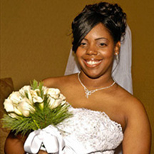 Photographic Pages - Bride with rose bouquet