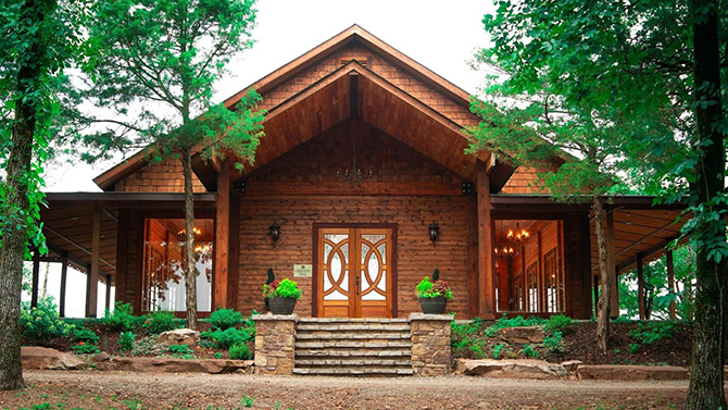 Horsehead Lake Lodge and Event Center
Clarksville, Arkansas LGBT Wedding Packages