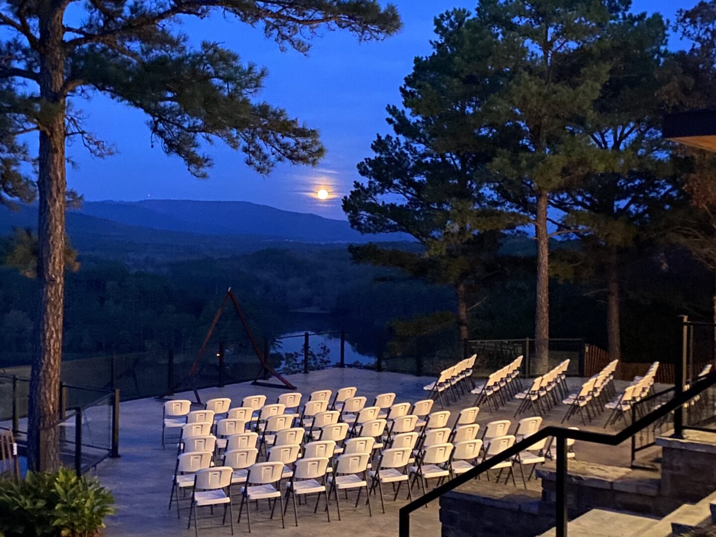Horsehead Lake Lodge and Event Center
Clarksville, Arkansas LGBT Wedding Packages