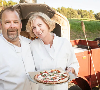 Bella Familia Woodfired Pizza
Northern California LGBT Wedding Caterer
Loomis, CA 
