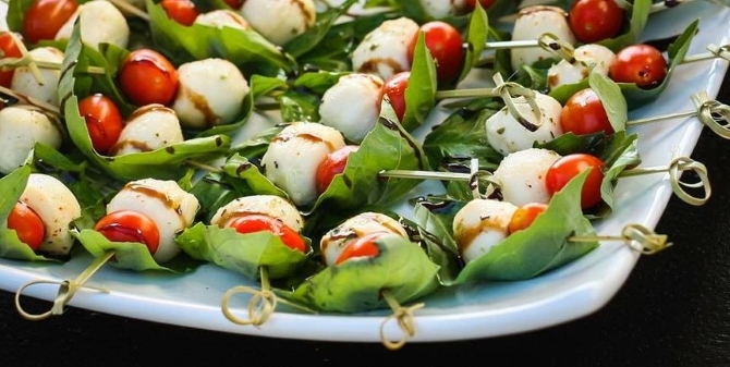 Bella Familia Woodfired Pizza
Northern California LGBT Wedding Caterer
Loomis, CA 
