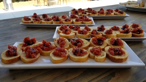 Bella Familia Woodfired Pizza
Northern California LGBT Wedding Caterer
Loomis, CA 
