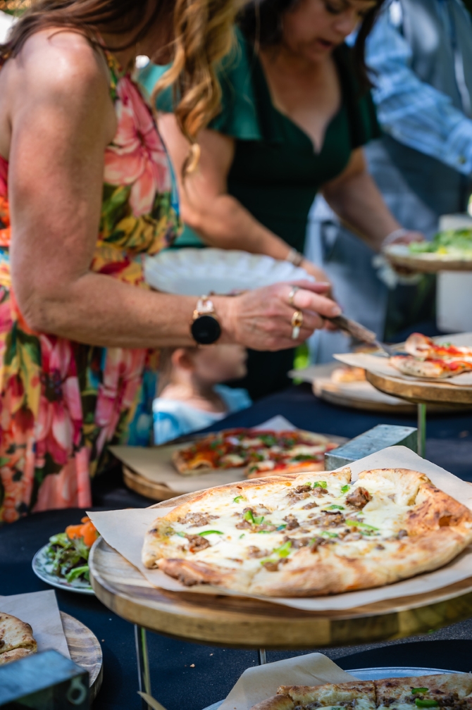 Bella Familia Woodfired Pizza
Northern California LGBT Wedding Caterer
Loomis, CA 
