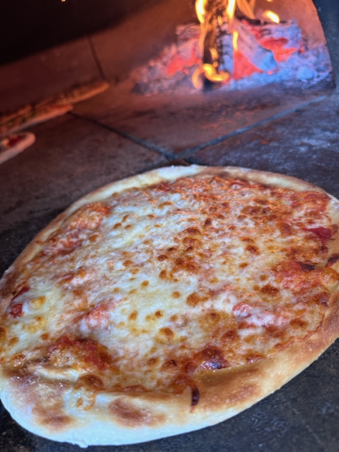 Bella Familia Woodfired Pizza
Northern California LGBT Wedding Caterer
Loomis, CA 
