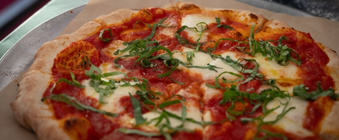 Bella Familia Woodfired Pizza
Northern California LGBT Wedding Caterer
Loomis, CA 
