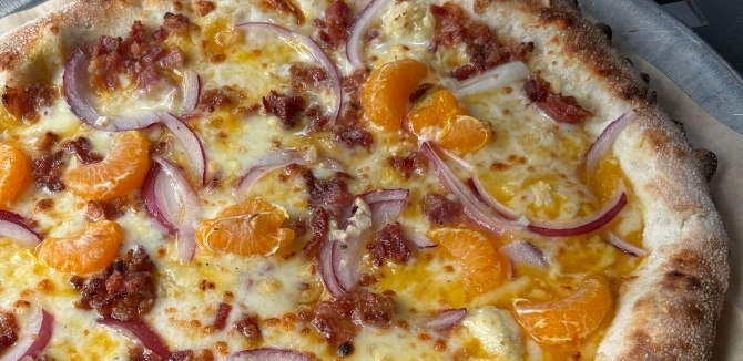 Bella Familia Woodfired Pizza
Northern California LGBT Wedding Caterer
Loomis, CA 
