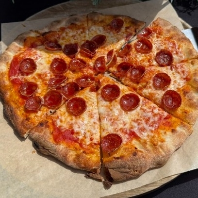 Bella Familia Woodfired Pizza
Northern California LGBT Wedding Caterer
Loomis, CA 
