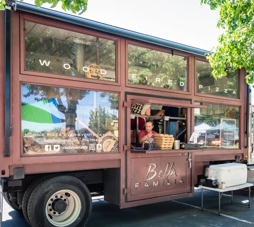 Bella Familia Woodfired Pizza
Northern California LGBT Wedding Caterer
Loomis, CA 

