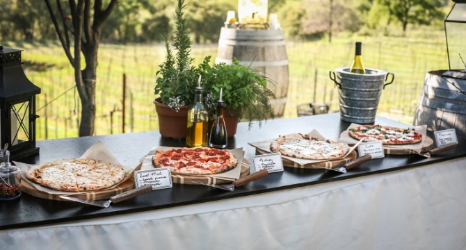 Bella Familia Woodfired Pizza
Northern California LGBT Wedding Caterer
Loomis, CA 
