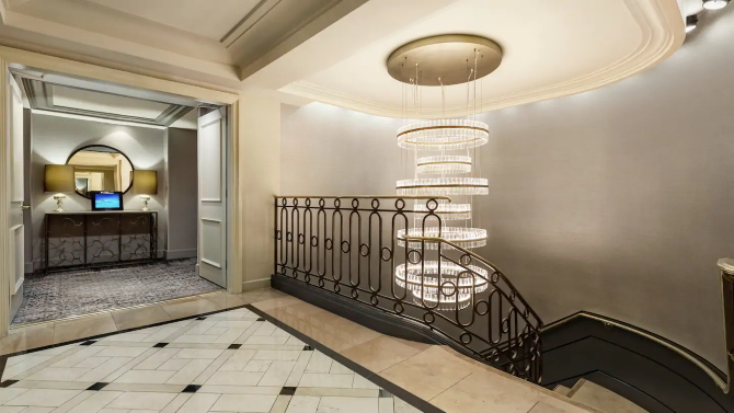 - Los Angeles, CA LGBT Wedding REception Venue - Hilton Checkers Los Angeles