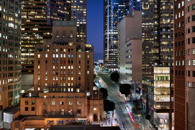 - Los Angeles, CA LGBT Wedding REception Venue - Hilton Checkers Los Angeles