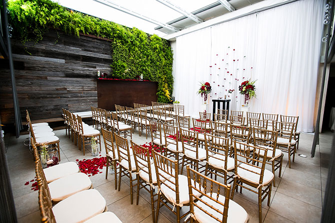 Seven4one - outdoor ceremony with natural wallscapes