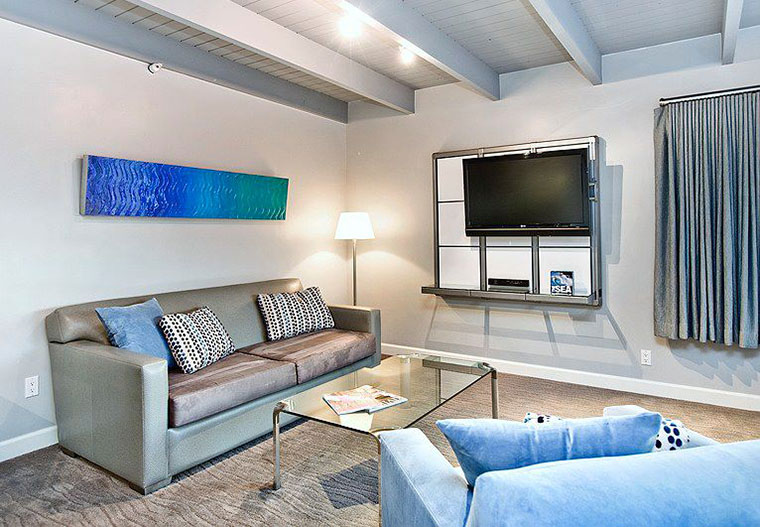 Seven4one - guest accommodations sitting area