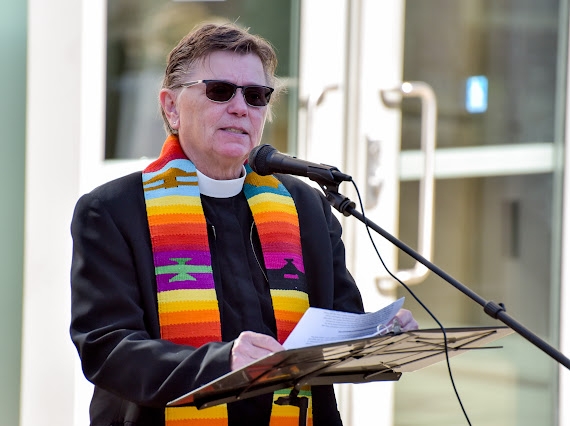 Threshold Collaborations 
Pacifica, California LGBTQ+ Wedding Officiant