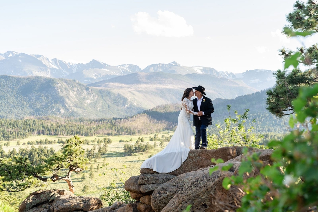 Custom Weddings of Colorado
Denver, Colorado LGBT Elopement & Micro-Wedding Packages
