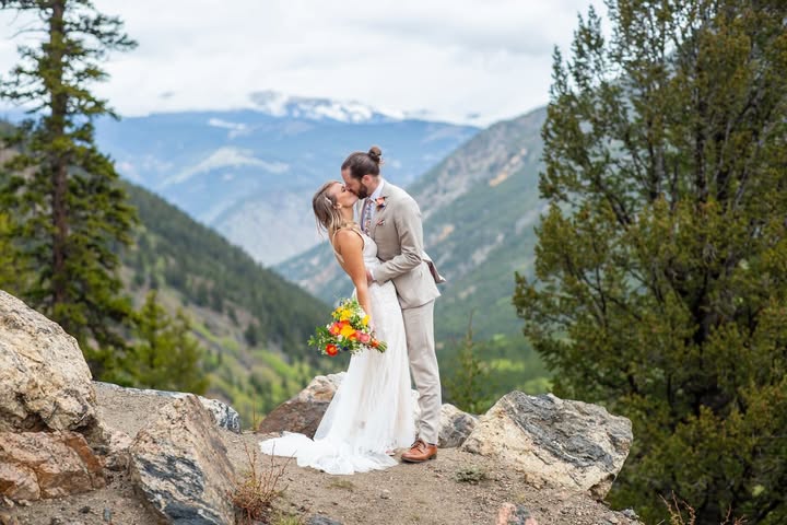 Custom Weddings of Colorado
Denver, Colorado LGBT Elopement & Micro-Wedding Packages