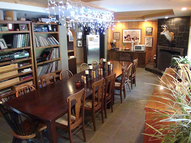Silverpick Lodge Wedding Venue and Gay Friendly Lodge dinning room