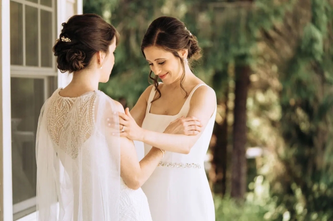 Cate Barry Photography 
Hamden, Connecticut LGBTQ Wedding Photographer
