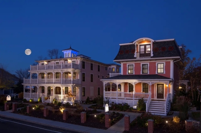 Saybrook Point Resort and Marina 
Old Saybrook, Connecticut LGBT Wedding Reception Venue
