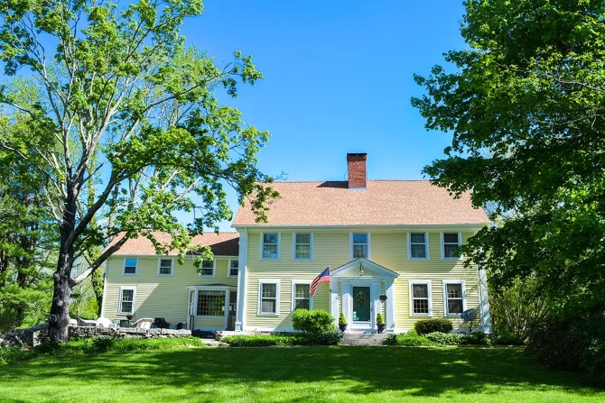Stonecroft Inn
Mystic, Connecticut LGBT Wedding Reception Venue  
