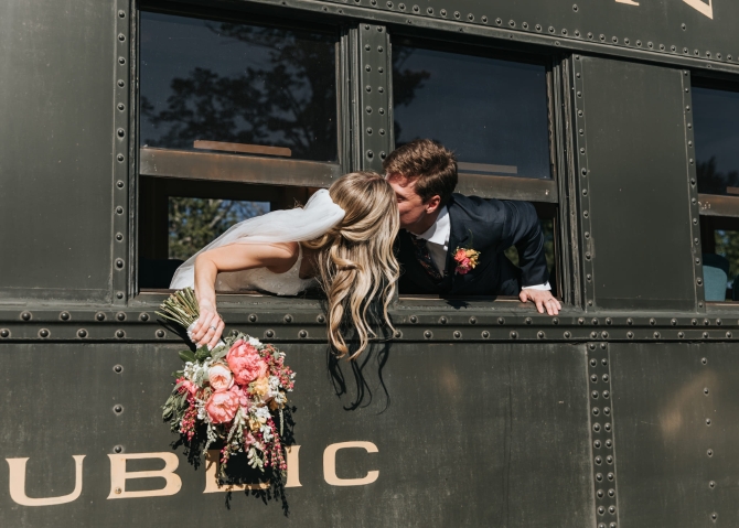 The Lace Factory
Deep River, Connecticut LGBT Wedding Reception Venue & Catering
