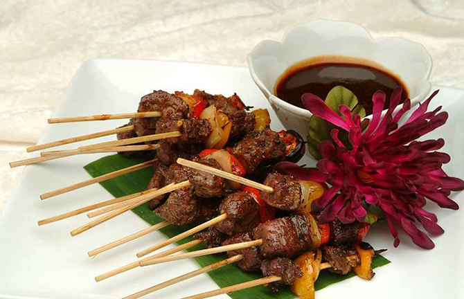 WoodWinds Catering
Branford, Connecticut LGBT Wedding Catering Service