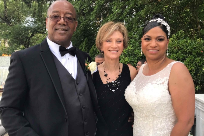 Weddings with Lorraine 
Middletown, Delaware LGBT Wedding Officiant
