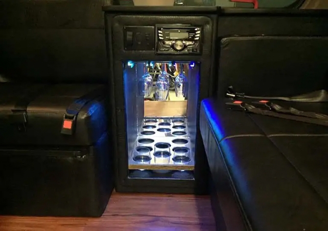 Blue Ribbon Transportation - Sarasota Florida LGBT Wedding Limousine Services