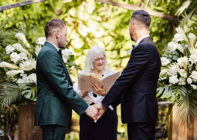 Ceremonies by Kat
Florida LGBT Wedding Officiant
South Florida, The Keys