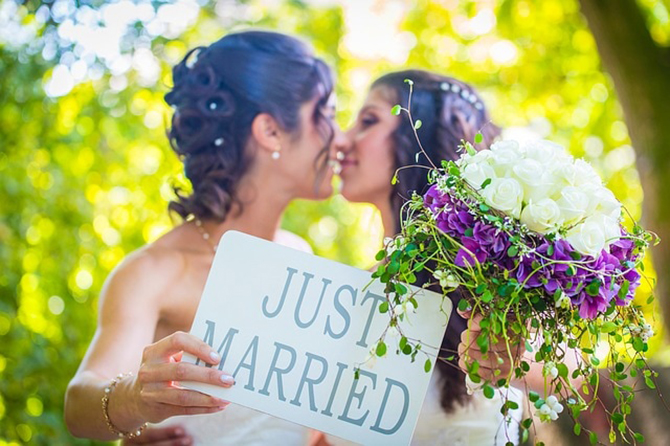 Divine Taylor Ceremonies
Jacksonville, Florida LGBT Wedding Officiant
