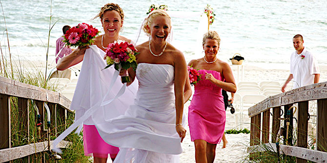 Florida Weddings Online - Bride on the beach