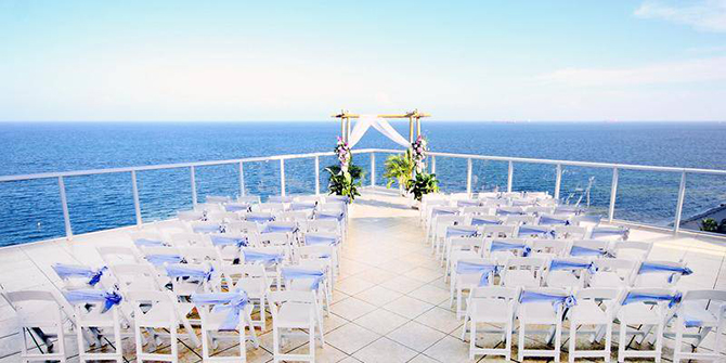 - Fort Lauderdale, Florida LGBT Wedding Receptions Beach - Ocean Manor Beach Resort