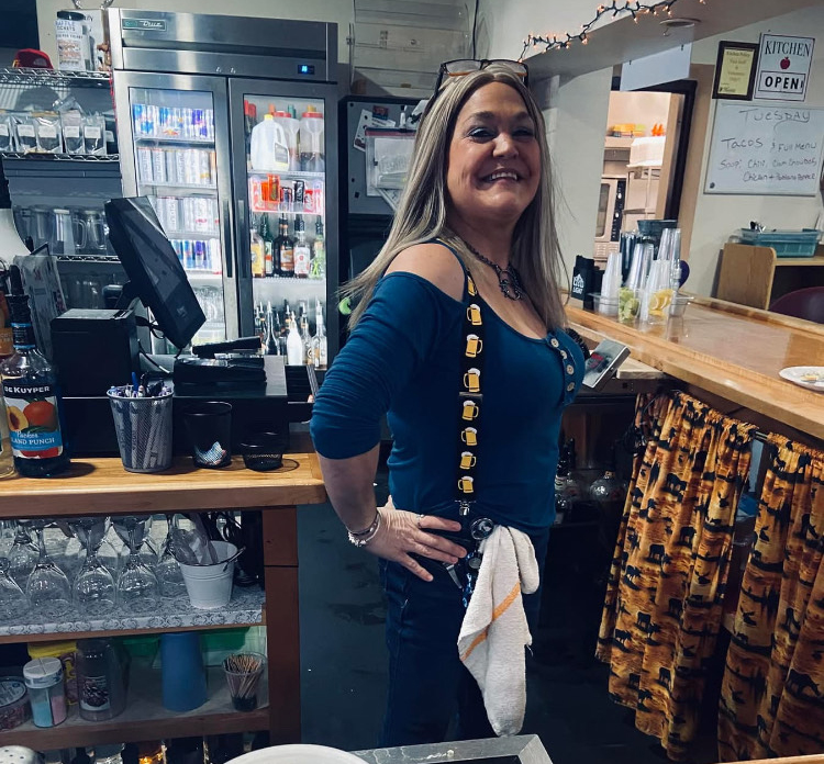 Pop Up Pourer House
Southwest Florida LGBT Wedding Bartender Service