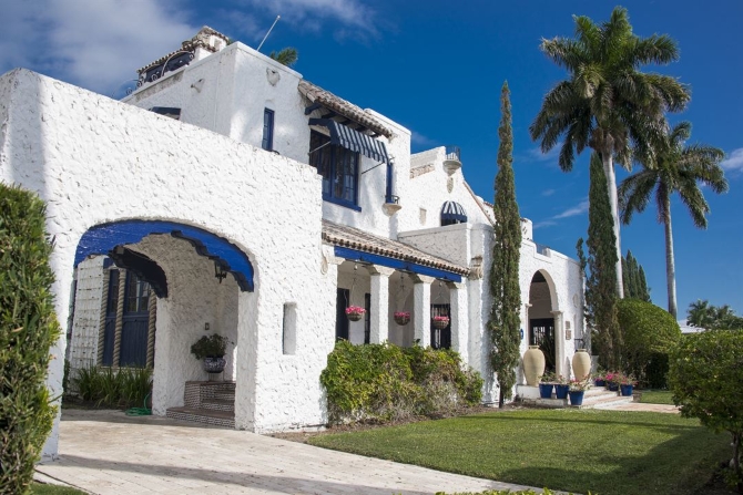 Young Mansion & Gardens
Hollywood, Florida LGBT Wedding Mansion

