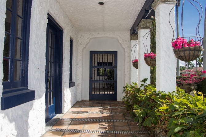 Young Mansion & Gardens
Hollywood, Florida LGBT Wedding Mansion
