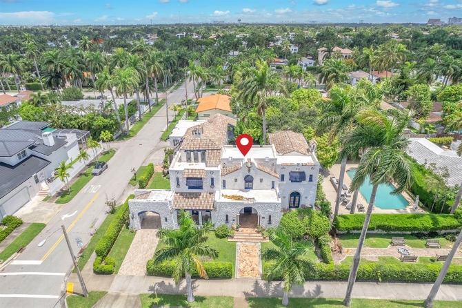 Young Mansion & Gardens
Hollywood, Florida LGBT Wedding Mansion
