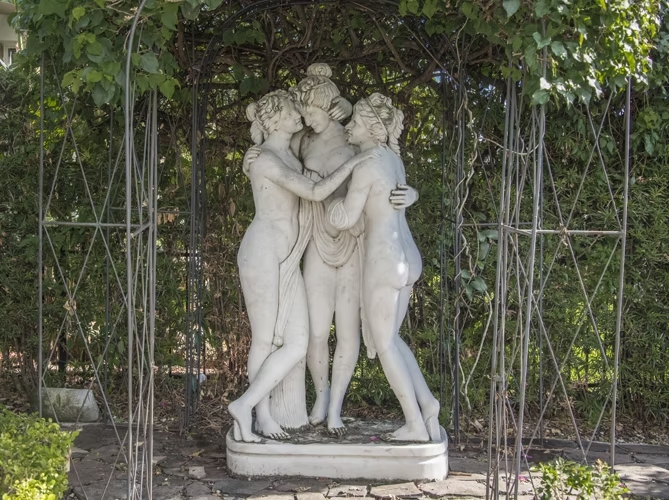 Young Mansion & Gardens
Hollywood, Florida LGBT Wedding Mansion
