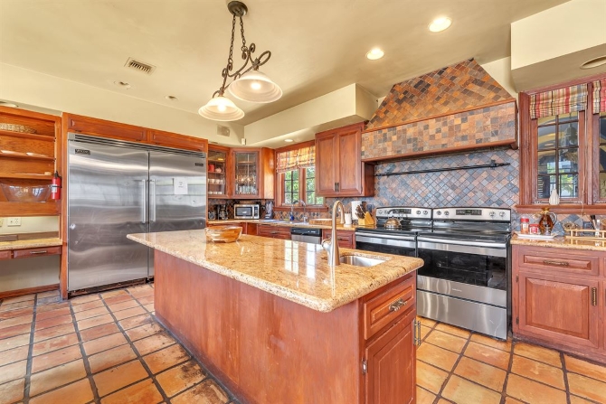 Young Mansion & Gardens
Hollywood, Florida LGBT Wedding Mansion
