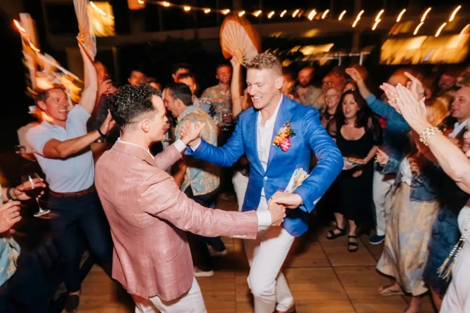 Bula Akamu Music & Performing Arts 
Hawaii LGBT Wedding Entertainment, Musicians & DJ / MC
Big Island of Hawaii and Oahu
