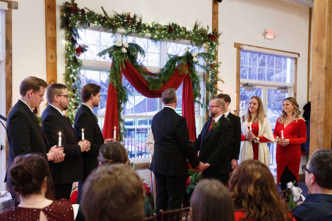 Hawk Valley Retreat and Cottages
Galena, Illinois LGBT Wedding Reception Site
Stress-Free Elopements in Galena, IL - Northwest Illinois Jo-Daviess County
