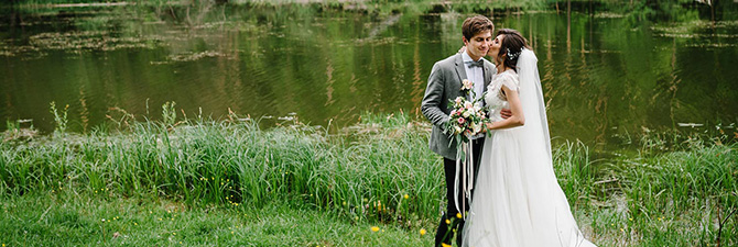 Hawk Valley Retreat and Cottages
Galena, Illinois LGBT Wedding Reception Site
Stress-Free Elopements in Galena, IL - Northwest Illinois Jo-Daviess County
