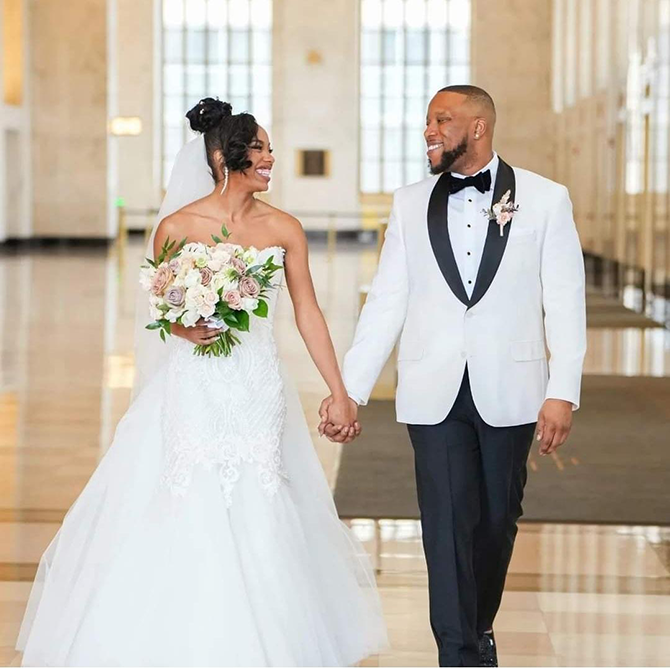Officiant on Demand 
Chicago, Illinois LGBT Wedding Officiant
