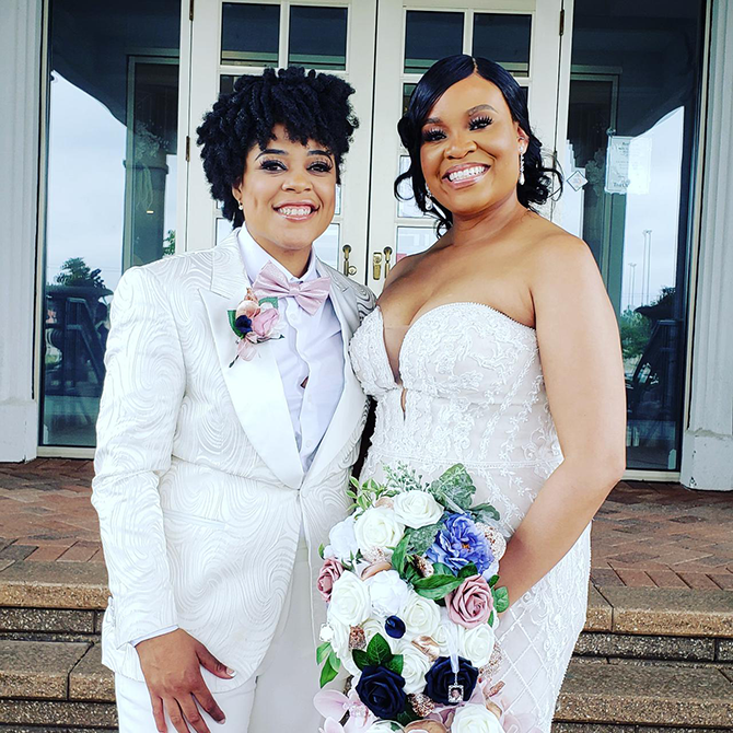 Officiant on Demand 
Chicago, Illinois LGBT Wedding Officiant
