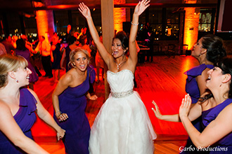 Stitely Entertainment - Large reception venue with live performing band