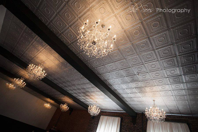 The Silver Fox
Streator, Illinois LGBT Wedding Receptions
Central Illinois Weddings, Chicago Suburbs Weddings, Illinois Valley Weddings, Streator Weddings